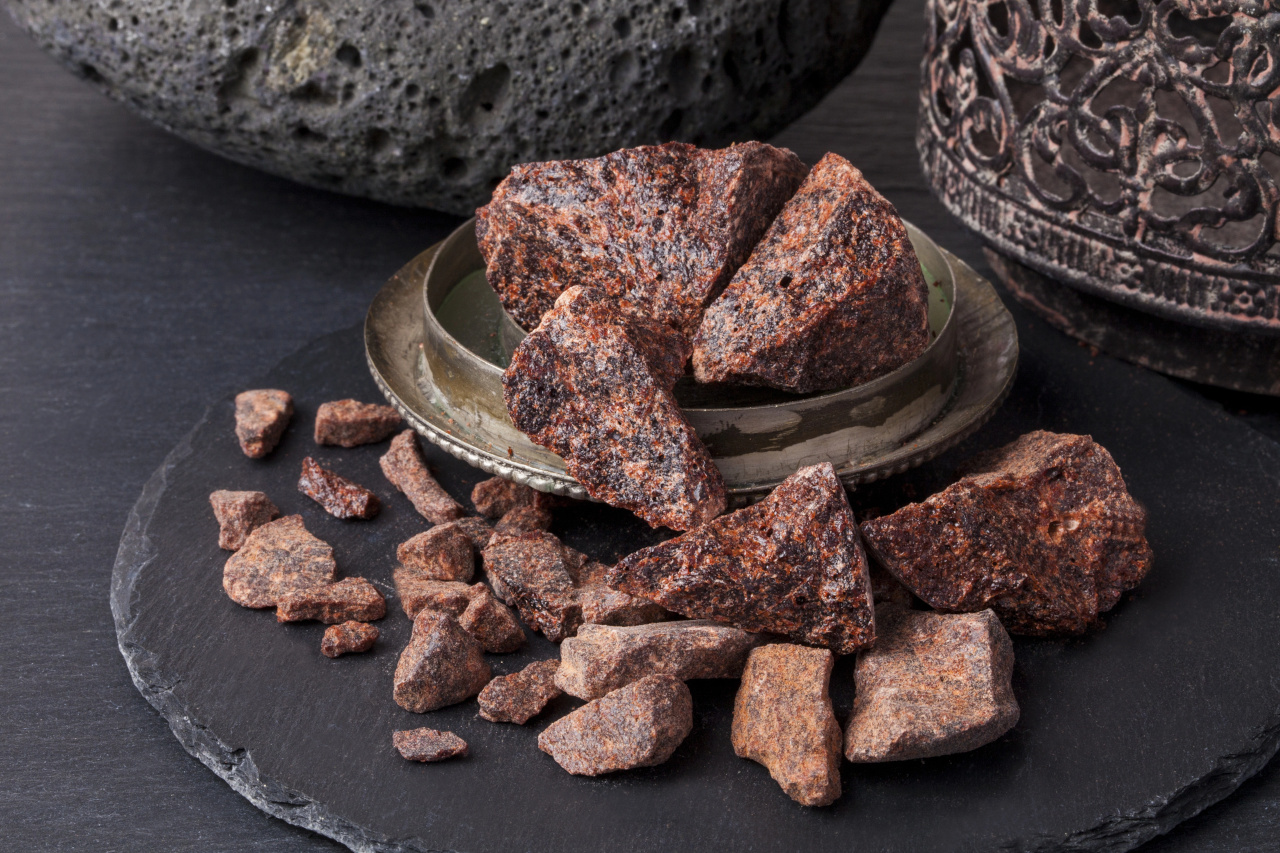 dragon's blood resin on a tray