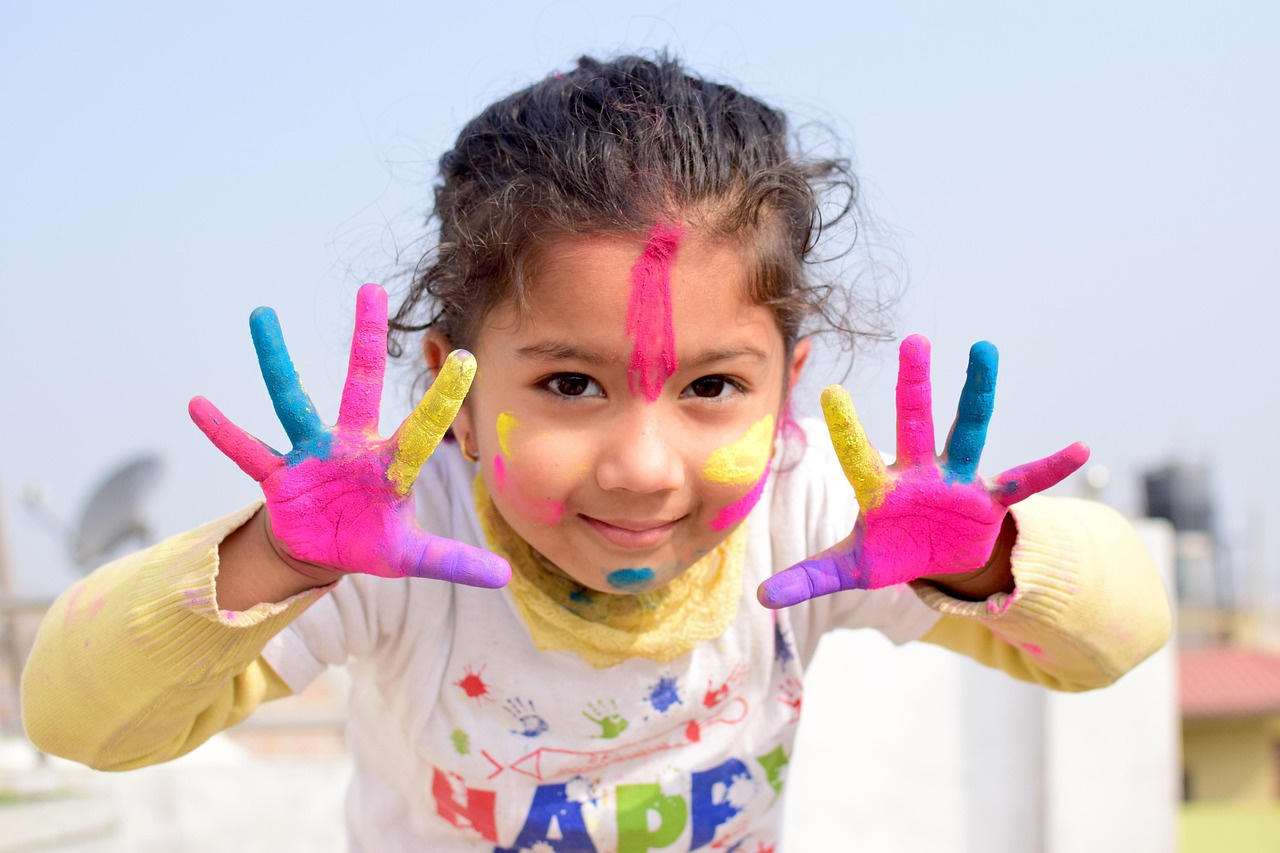 girl at a holi hindu festival